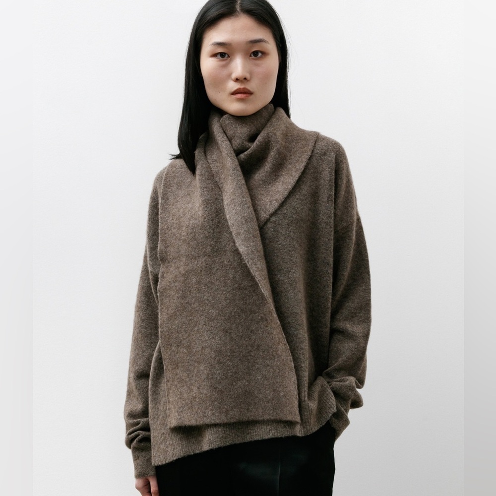 Toteme Draped Scarf Knit in Truffle